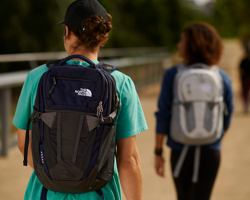 the north face recon day backpack