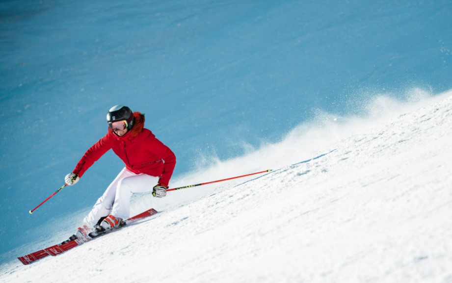 Les vêtements de ski Spyder réunissent technologie de pointe et style haut de gamme